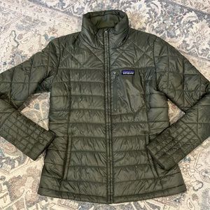 EUC Patagonia Green Puffer Jacket size small